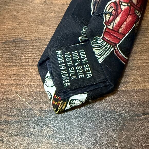 Disney by Atlas Design Tie Necktie Mickey Mouse Golfing 100% Silk Multi Color - Picture 6 of 6